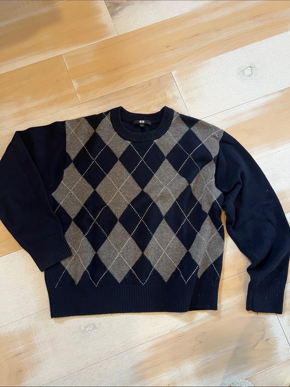 Uniqlo Navy and Gray Argyle Crewneck  Wool Sweater